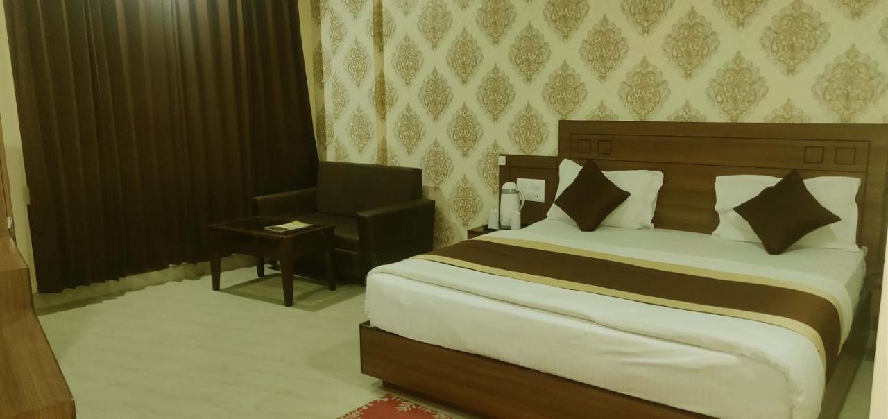 Hotel The Vaishno Devi Hills Katra  Buitenkant foto