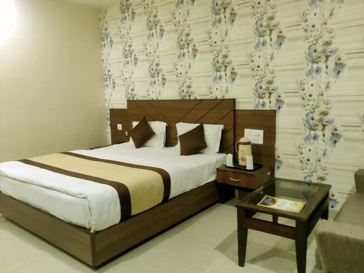 Hotel The Vaishno Devi Hills Katra  Buitenkant foto