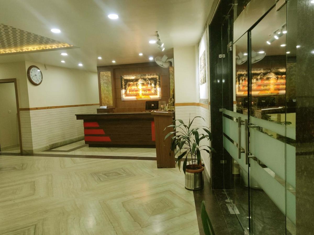 Hotel The Vaishno Devi Hills Katra  Buitenkant foto