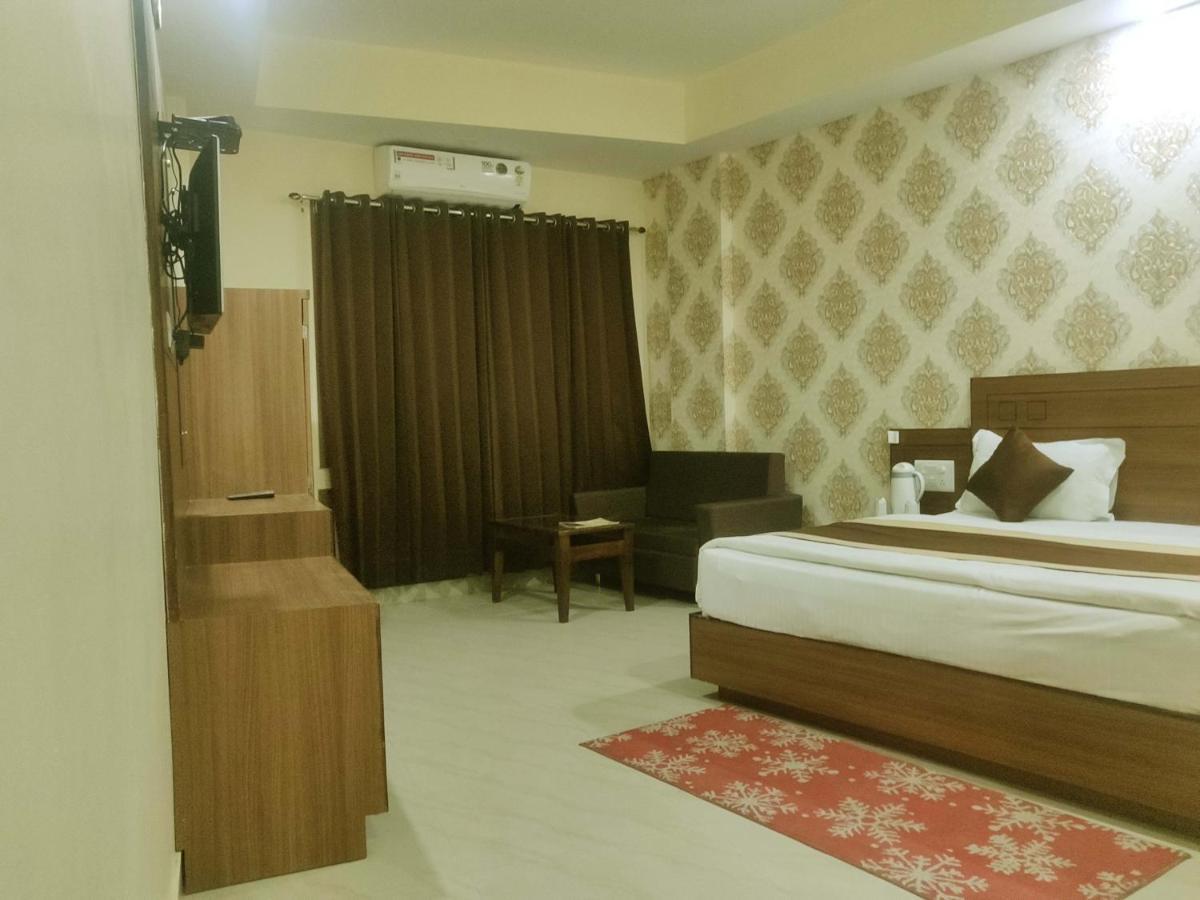 Hotel The Vaishno Devi Hills Katra  Buitenkant foto