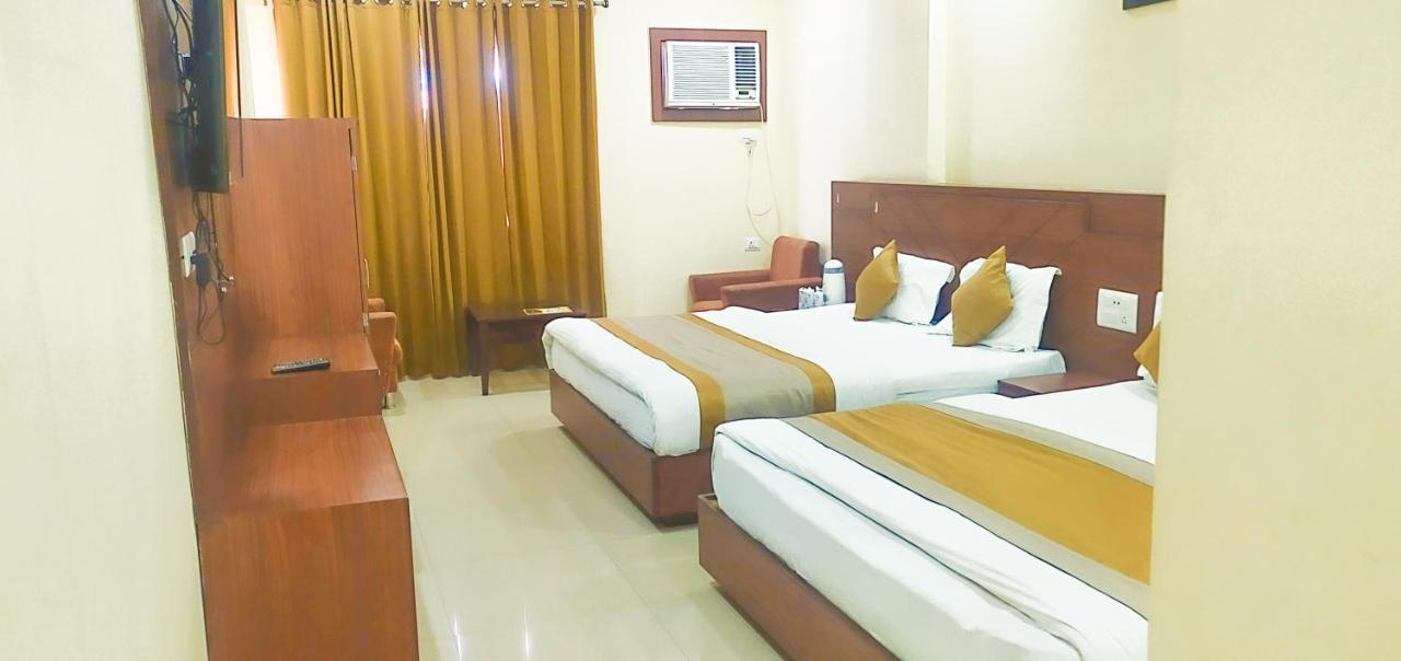 Hotel The Vaishno Devi Hills Katra  Buitenkant foto