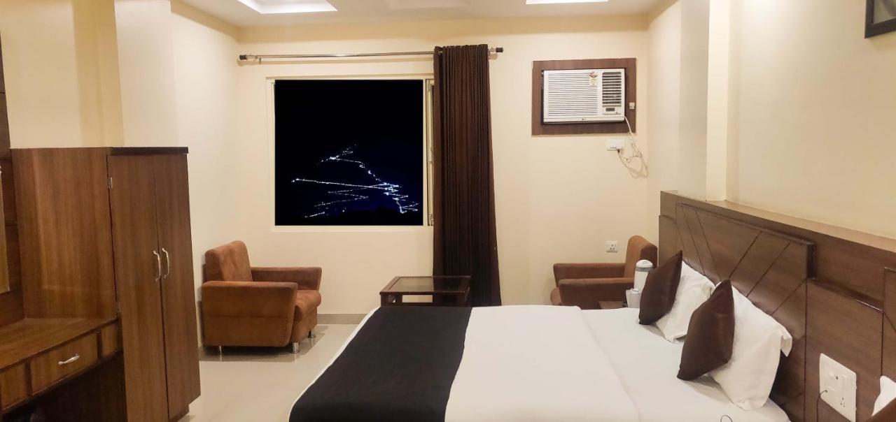 Hotel The Vaishno Devi Hills Katra  Buitenkant foto