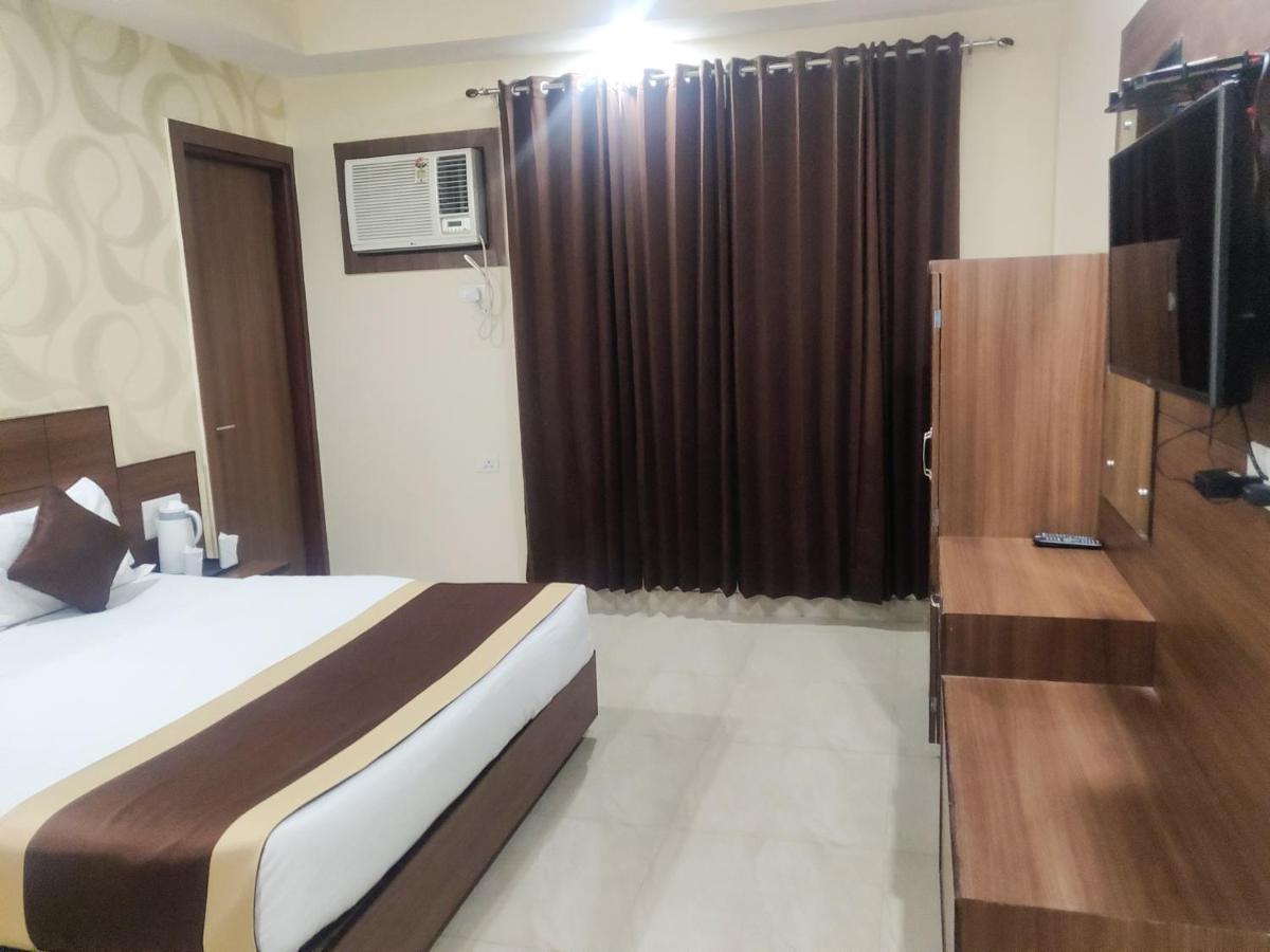 Hotel The Vaishno Devi Hills Katra  Buitenkant foto