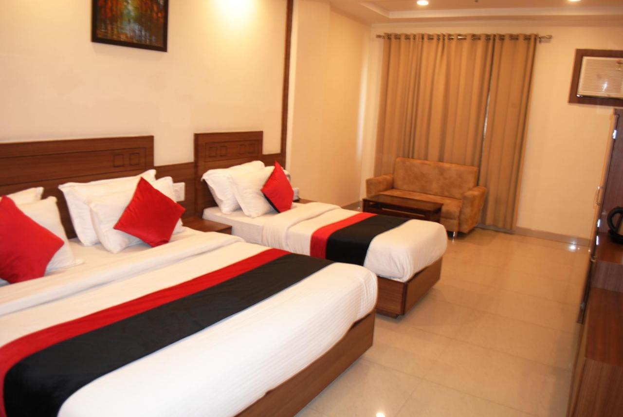 Hotel The Vaishno Devi Hills Katra  Buitenkant foto