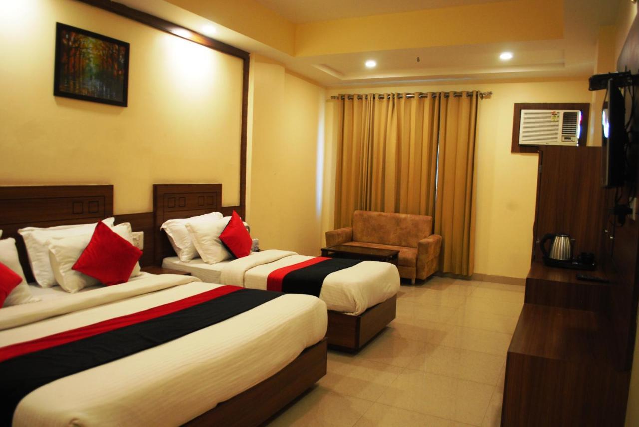 Hotel The Vaishno Devi Hills Katra  Buitenkant foto